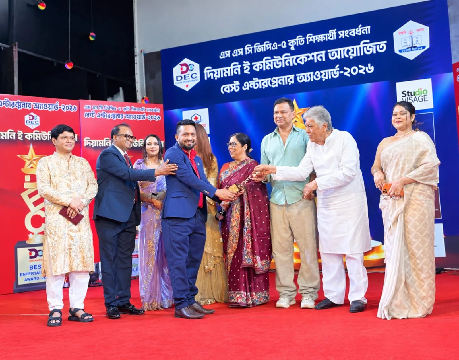 কূটনৈতিক রিপোর্টিংয়ে ‘বেস্ট রিপোর্টার’ অ্যাওয়ার্ড পেলেন জয় শাহীন