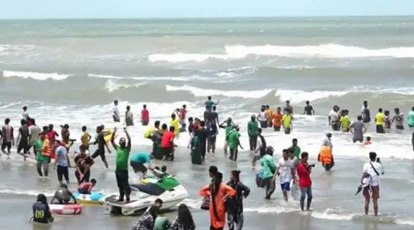 কক্সবাজারে সাগরে গোসলে নেমে তিন পর্যটকের মৃত্যু, নিখোঁজ ২