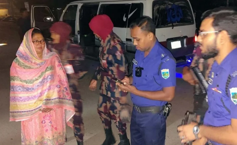 ভারতে যাওয়ার সময় যুব মহিলা লীগ নেত্রী আটক